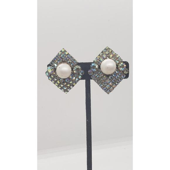 Vintage AB Aurora Borealis Rhinestone Clip On Earrings Faux Pearl Center 50s 60s - Picture 6 of 13